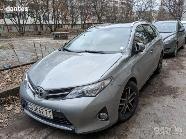 Toyota Auris Touring Sports 1.6 Benzin / 132 к.с. / Навигация /