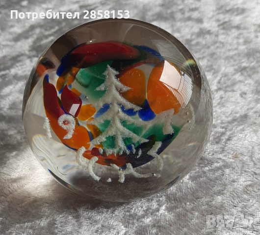 Старо стъклено преспапие от 1978 г., снимка 2 - Антикварни и старинни предмети - 55155690