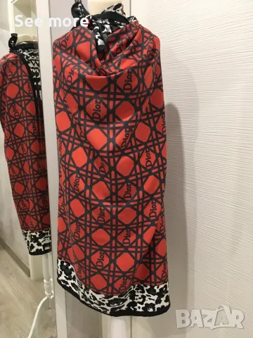 DIOR 100% коприна шал 125/125 см, снимка 2 - Шалове - 53614295