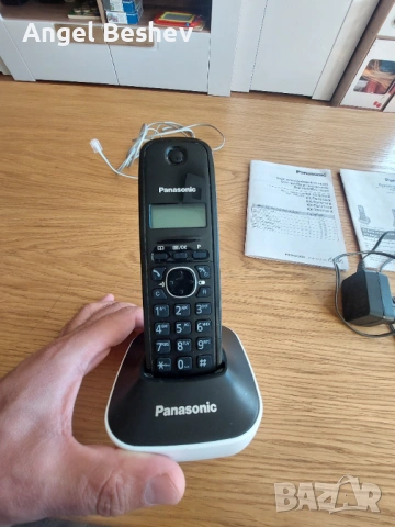 Телефон Panasonic KX-TG1611FX с безжична слушалка