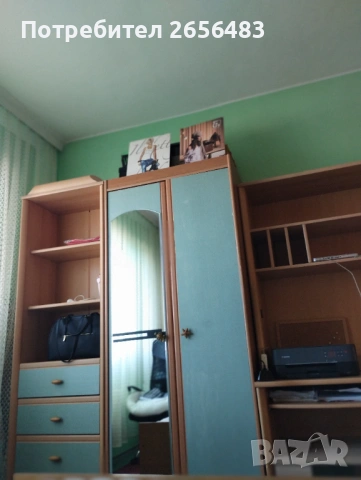 Комплект обзавеждане-етажерка, двукрилен гардероб, бюро, стол, бонус килим, снимка 3 - Гардероби - 54003375