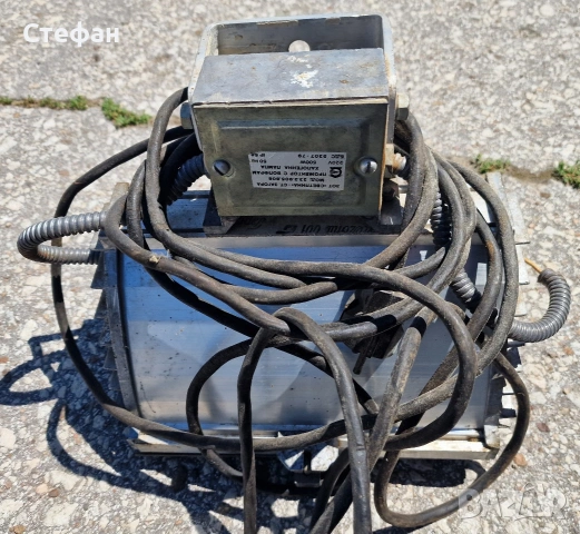 Халоенна лампа, вана, прожектор от ЗОТ "Светлина", стар но работещ, 500W, снимка 3 - Външни лампи - 54834879