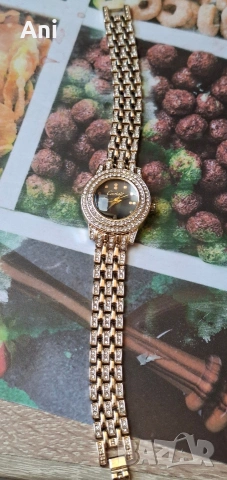 Позлатен дамски часовник