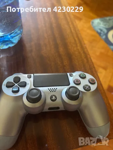     PS4 в отлично състояние + 2 джойстика, снимка 3 - PlayStation конзоли - 55446043