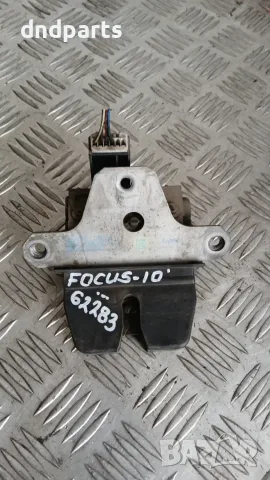 Брава багажник Ford Focus 2010 8M51-R442A66-CB