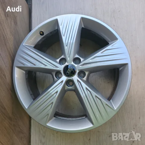 Оригинални Ауди Джанти 19 Q4 e-tron, снимка 2 - Гуми и джанти - 55417974