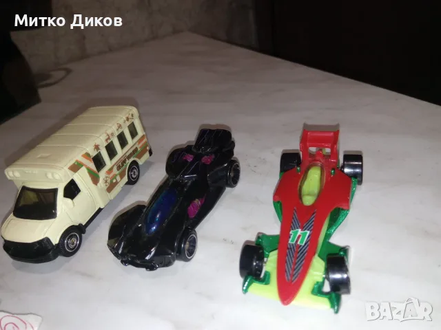 Мачбокс автобус и две маркови колички колекционерски