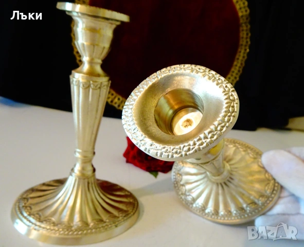 Бронзов свещник,красив релеф,400 гр. , снимка 3 - Антикварни и старинни предмети - 54988561
