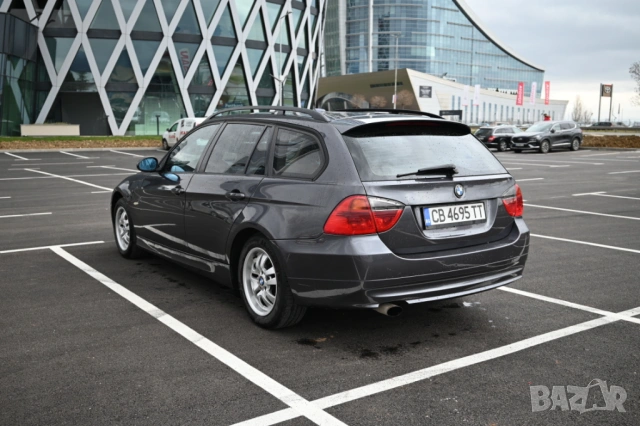 BMW 320d E91 - Обслужена и в отлично състояние, снимка 3 - Автомобили и джипове - 54826305