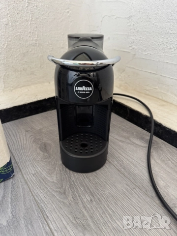 Кафемашина с Капсули Lavazza A Modo Mio Jolie Evo (10 Bar, Черна), Капсулна! 