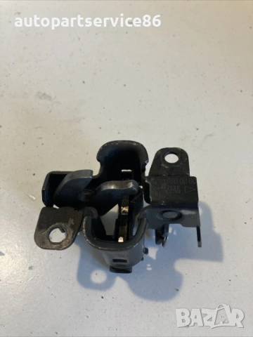 Механизъм за заключване на капак дясна страна за Mercedes Clk W209 2.0K (2005)