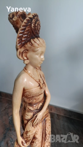 Статуетка от остров Бали на танцьорка в традиционни одежди. , снимка 2 - Статуетки - 53989710