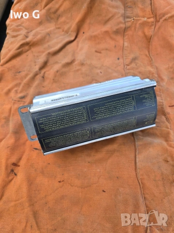 Пасажерски airbag за Фолксваген Голф 4, снимка 2 - Части - 55087464