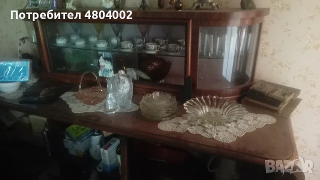 старинни мебели : бюфет, маса разтегателна, гърдероби