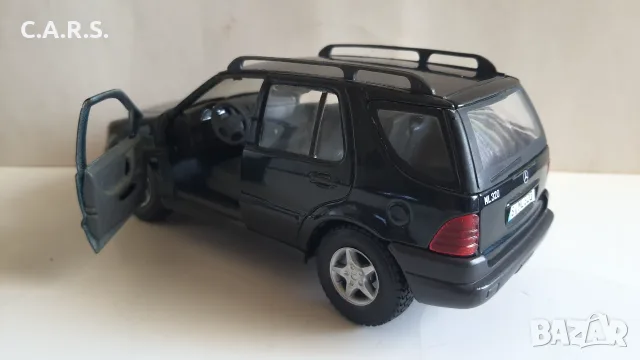 Mercedes-Benz ML 320 Maisto - Мащаб 1:24, снимка 3 - Колекции - 55422373