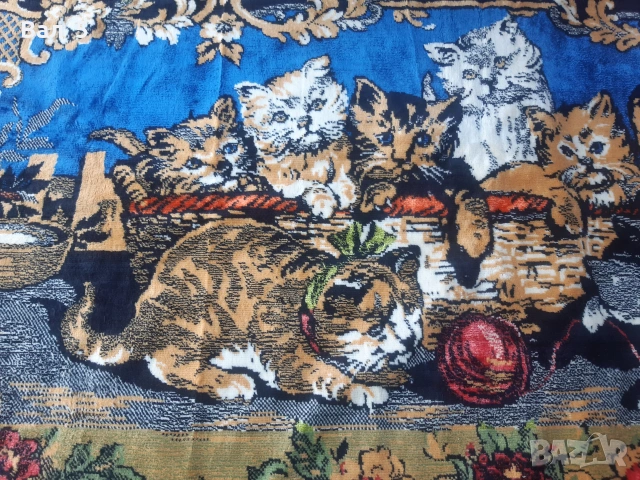 Стар плюшен ковьор с котета, снимка 5 - Антикварни и старинни предмети - 55190430