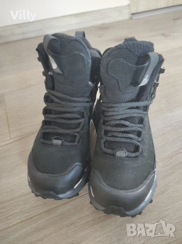 Дамски туристически обувки The North Face , снимка 2 - Маратонки - 54811792