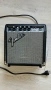 Продавам китара Stratocaster Squier + усилвател Fender, distortion педал и аксесоари, снимка 7