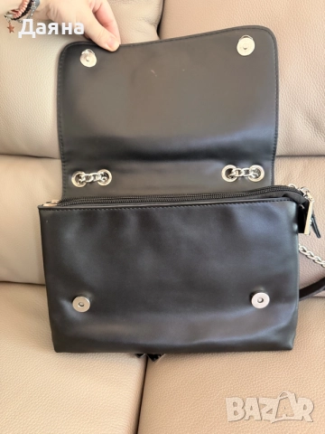 Дамска чанта Guess, снимка 4 - Чанти - 55204305