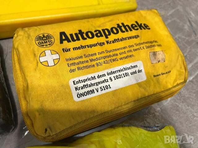 АВТО аптечки и триъгълници - AUDI , BMW , HONDA , RENAULT , SAAB, снимка 9 - Аксесоари и консумативи - 53727149
