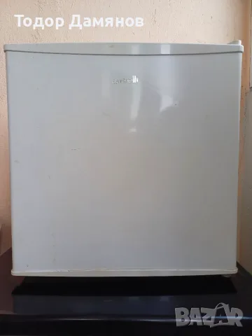 Хладилник малък 