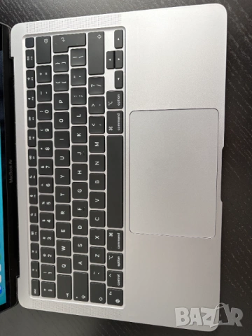 Apple Macbook Air 2020 M1  Перфектен, снимка 3 - Лаптопи за работа - 54630238