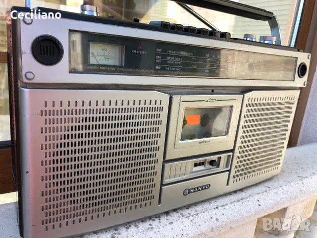Радиокасетофон Колекция-SANYO M-9922K, снимка 2 - Радиокасетофони, транзистори - 55069549