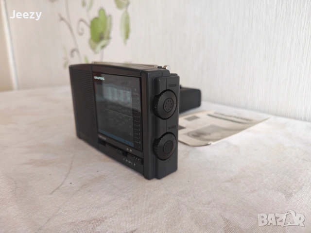  Преносим световен радиоприемник Grundig Yacht Boy 207, снимка 3 - Радиокасетофони, транзистори - 54615692