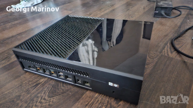 Xbox one с оригинална кутия и безжичен джойстик, снимка 5 - Xbox конзоли - 54903815
