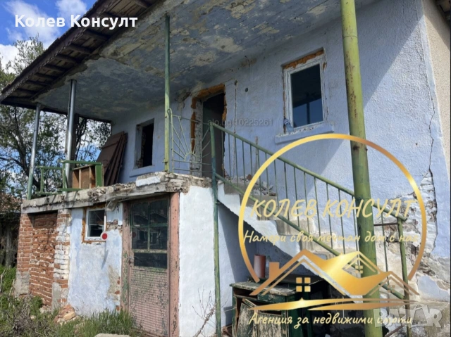 продавам двуетажна къща в село Факия, снимка 2 - Къщи - 55000428