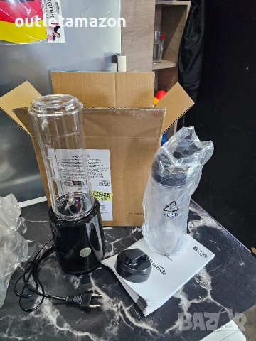 Блендер Amazon Basics - Blend & Go Smoothie Maker, 600 ml, 300 W, черен, снимка 3 - Блендери - 54489537