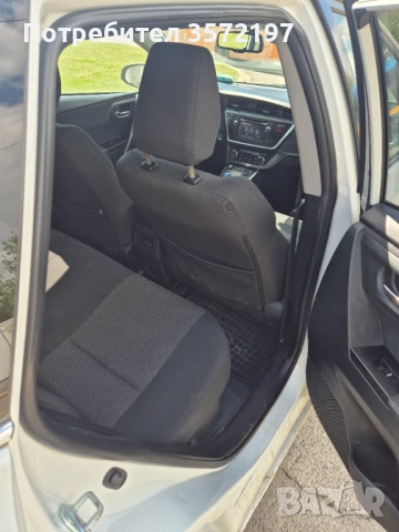 Toyota Auris Hybrid, снимка 10 - Автомобили и джипове - 54368966