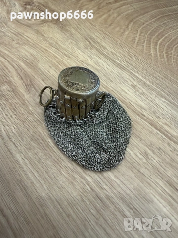 Антична чанта/чанта с фина мрежеста верижка Gate-top mesh purse или Accordion-top purse, снимка 2 - Други ценни предмети - 55143164