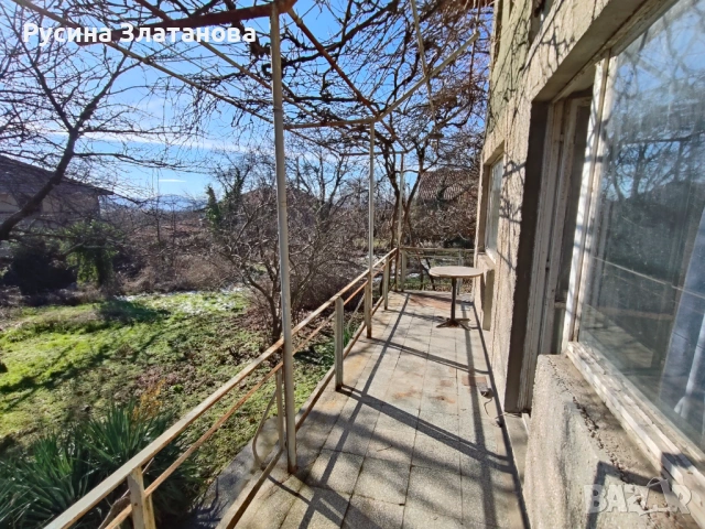 Продава триетажна масивна къща в с.Челопеч с голям двор и лице на две улици, снимка 11 - Къщи - 53959949