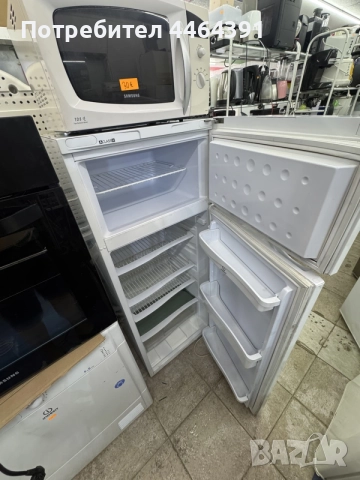 хладилник с фризер indesit , снимка 2 - Хладилници - 55446031