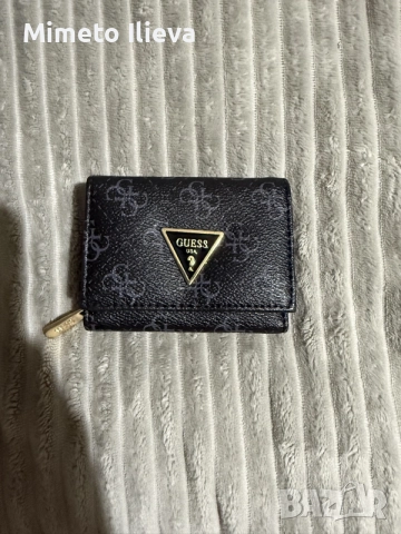Дамско портмоне Guess