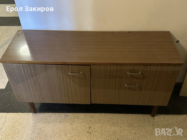 подарява се шкаф 