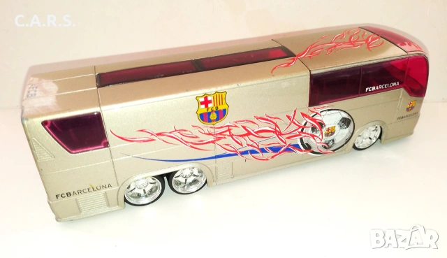 FC Barcelona Team Bus Maisto - Мащаб 1:43, снимка 3 - Колекции - 55187325