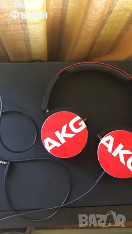 AKG Y50 СГЪВАЕМ МОДЕЛ С МИКРОФОН 