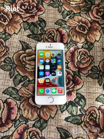 Продавам iPhone SE 2016