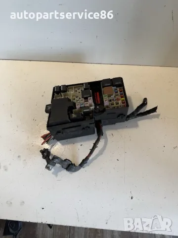 Кутия с предпазители за Volvo C30 1.6d (2012) OEM 31254580, снимка 3 - Части - 55616635