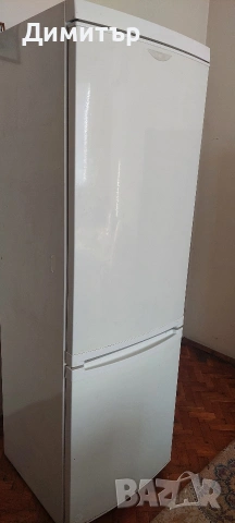 хладилник с фризер Zanussi