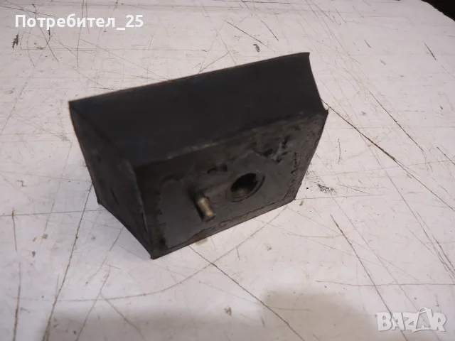 Тампон двигател - Москвич, снимка 2 - Части - 55608646
