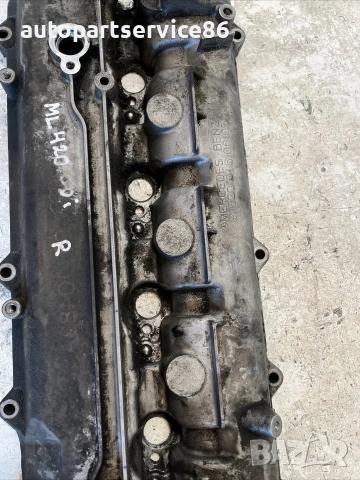 Десен капак на клапани за Mercedes ML W164 420 CDI V8 (2007) A6290160605, снимка 2 - Части - 55175009