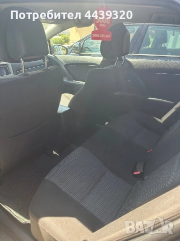 Продавам Toyota Avensis 2011г 2 D4D 126кс В отлично състояние с 4 чисто нови дюзи , снимка 7 - Автомобили и джипове - 54028272