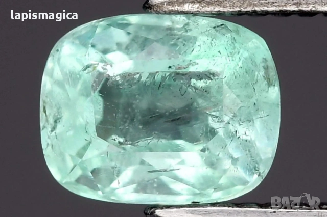 Естествен зелен смарагд от Нигерия 0.38ct 4.8x3.8mm cushion шлифовка