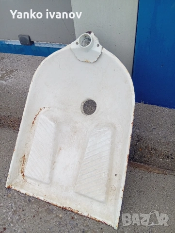 Тоалетна, чогунен моноблок