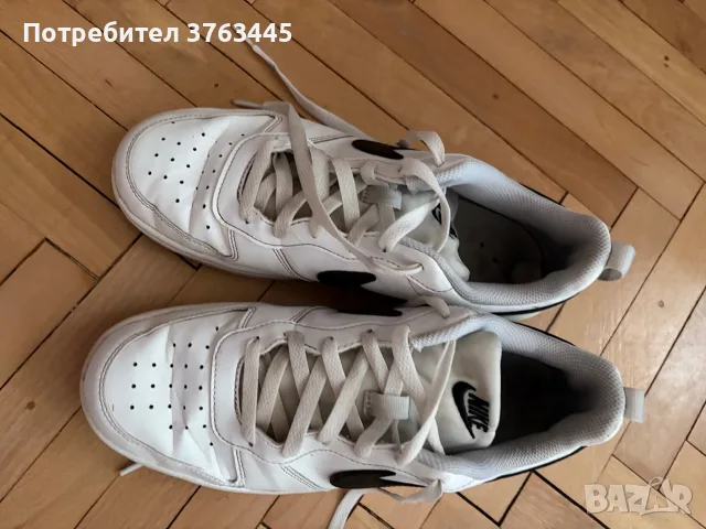 Nike обувки с черно и бяло, снимка 2 - Маратонки - 55363446