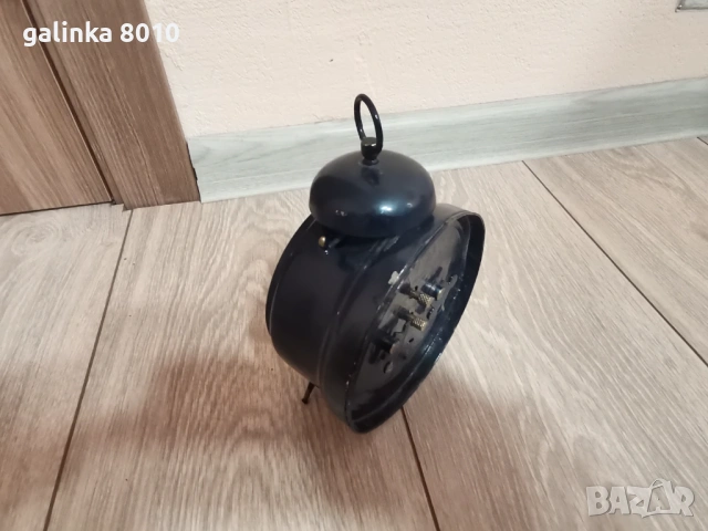 Стар работещ будилник, снимка 3 - Антикварни и старинни предмети - 54214225