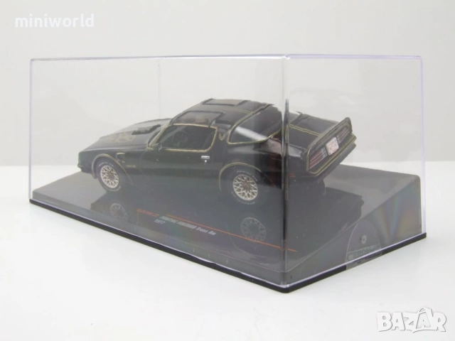 Pontiac Firebird Trans Am 1977 - мащаб 1:43 на IXO моделът е нов в PVC дисплей-кейс, снимка 8 - Колекции - 54504010